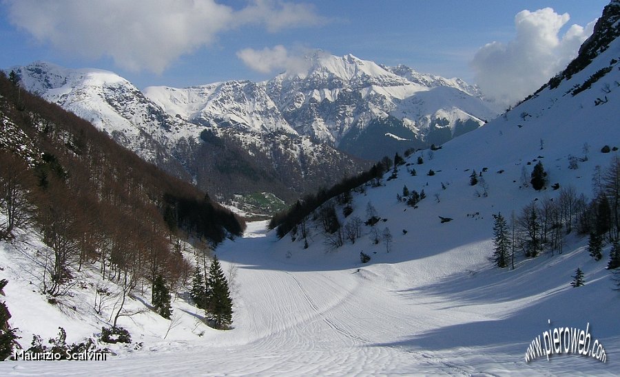 08 Panorama dalla pista Nube Bianca.JPG